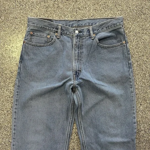 Levis 550 Jeans Mens 36x34 Relaxed Fit Tapered Leg Light Wash Denim Cotton - Picture 2 of 10